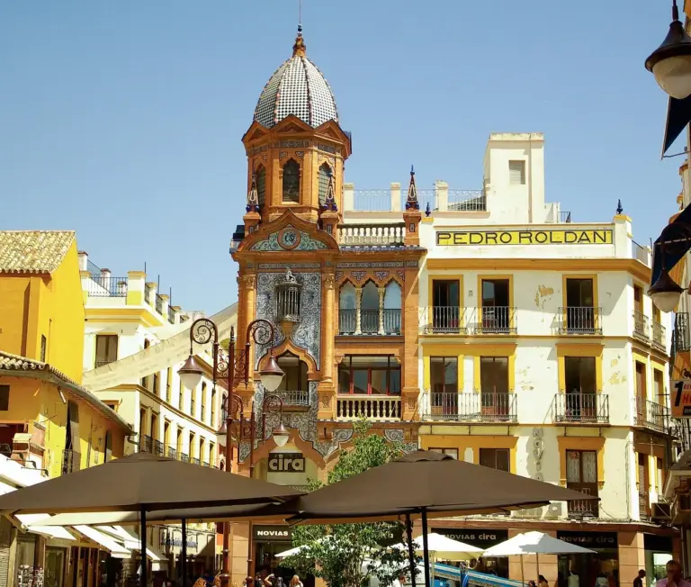 La hostelería sevillana sufre una importante caída de la facturación durante la época veraniega